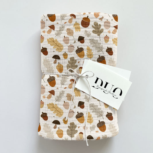 Acorns & Leaves Digital Seamless Pattern