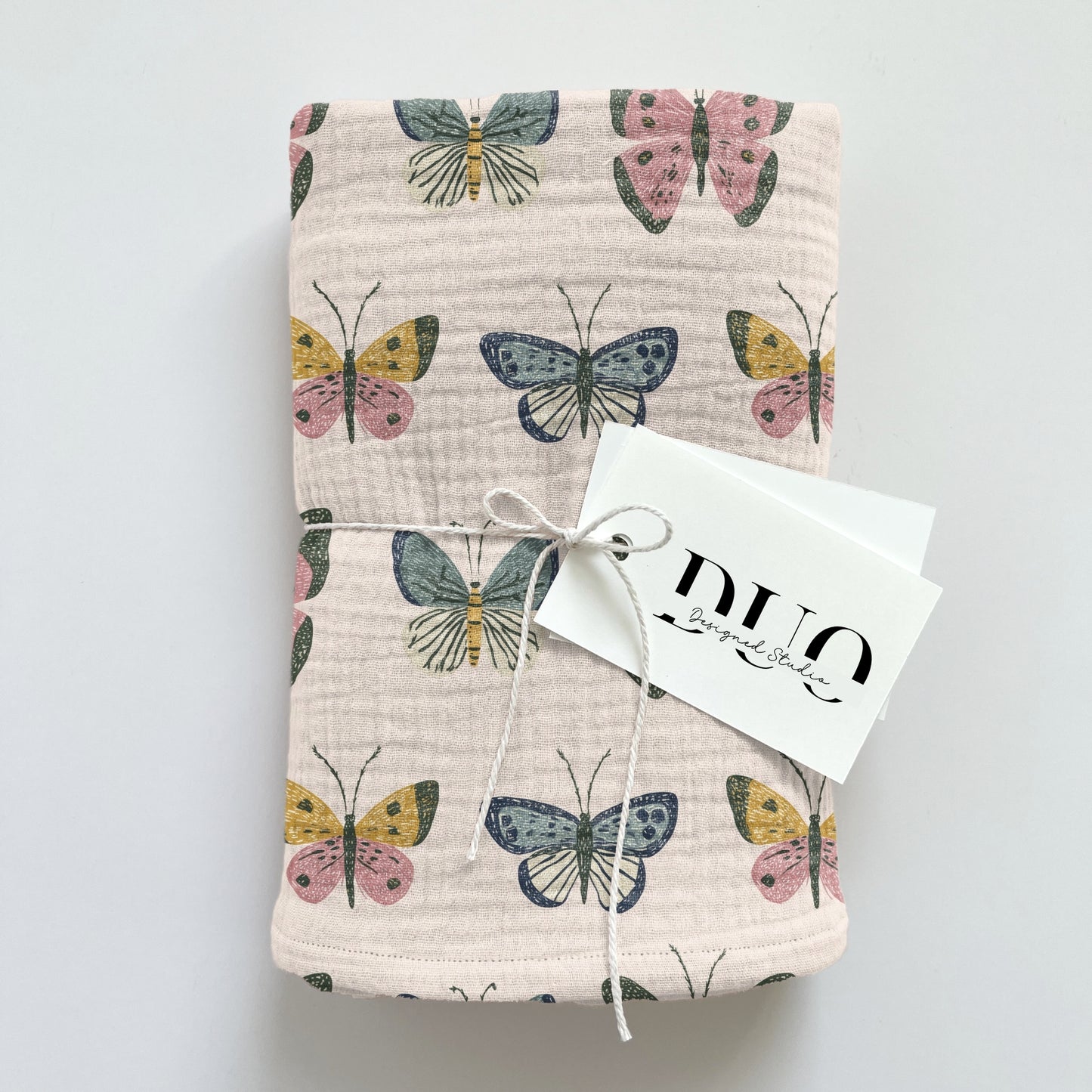 Beautiful Butterflies on Pink Digital Seamless Pattern