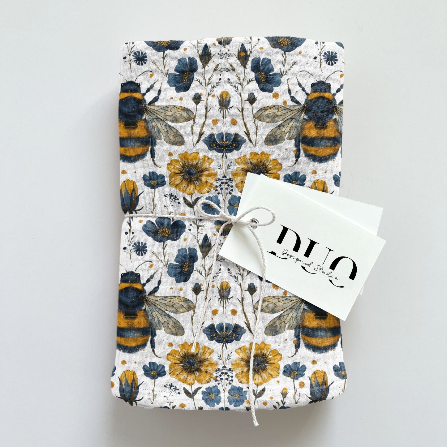 Beautiful Rustic Bees Digital Seamless Pattern