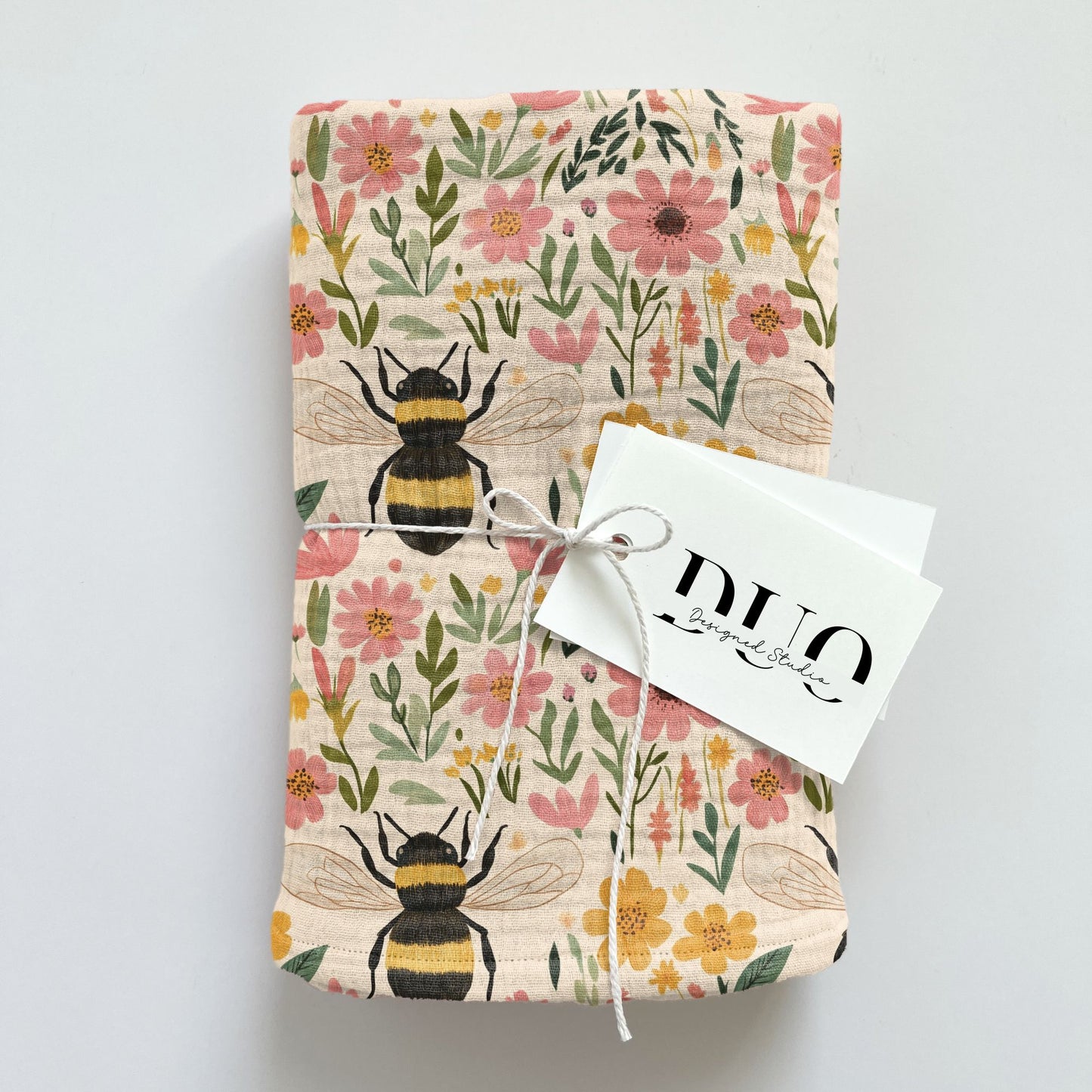 Bee Floral Digital Seamless Pattern