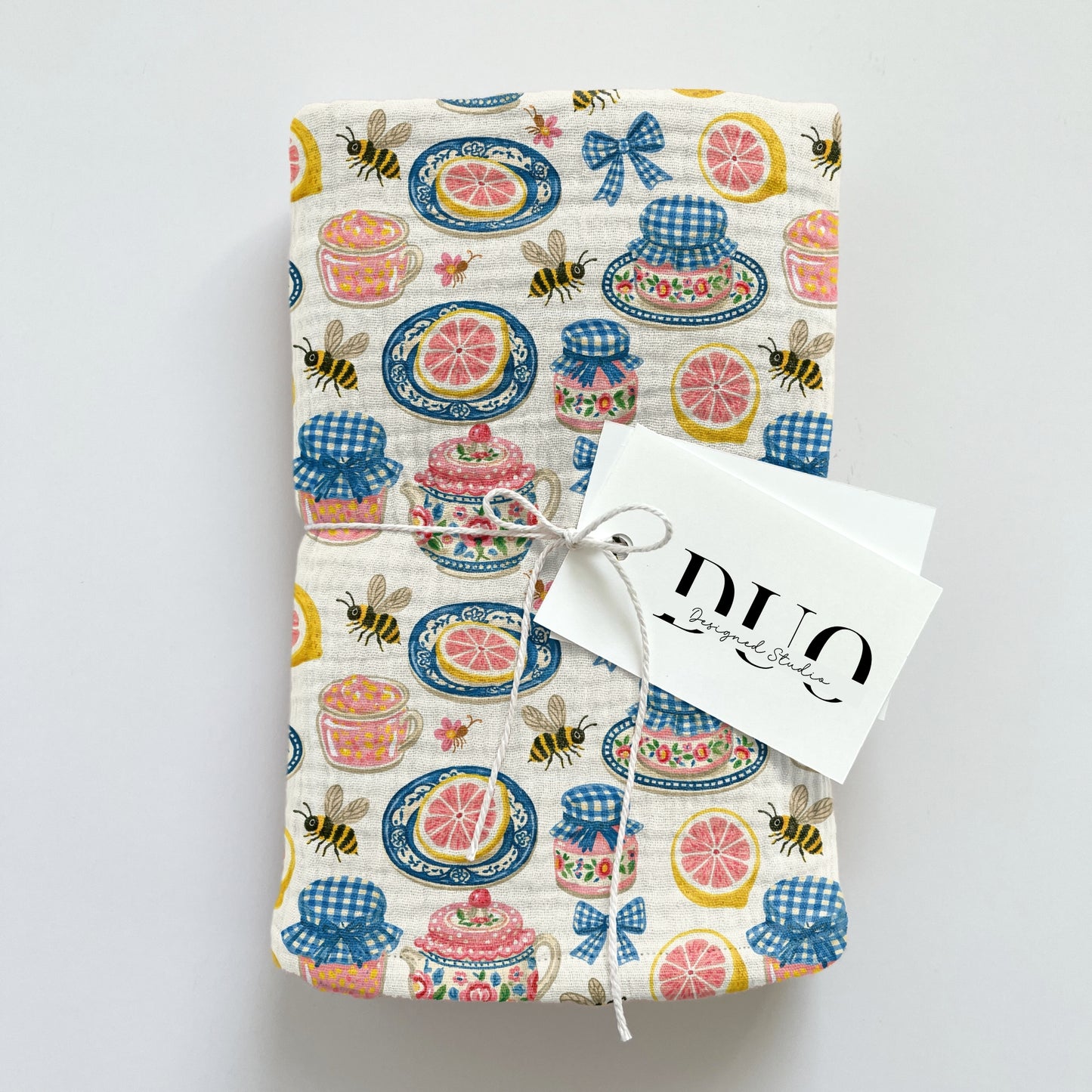 Bee Picnic Digital Seamless Pattern