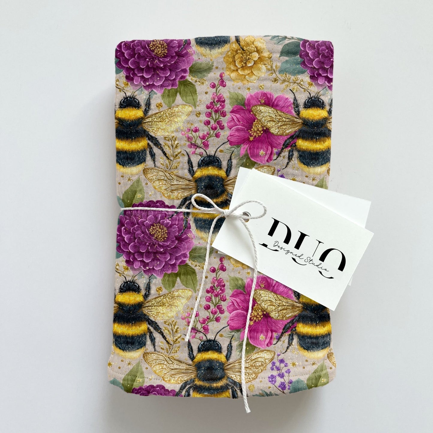 Blooming Bees Digital Seamless Pattern