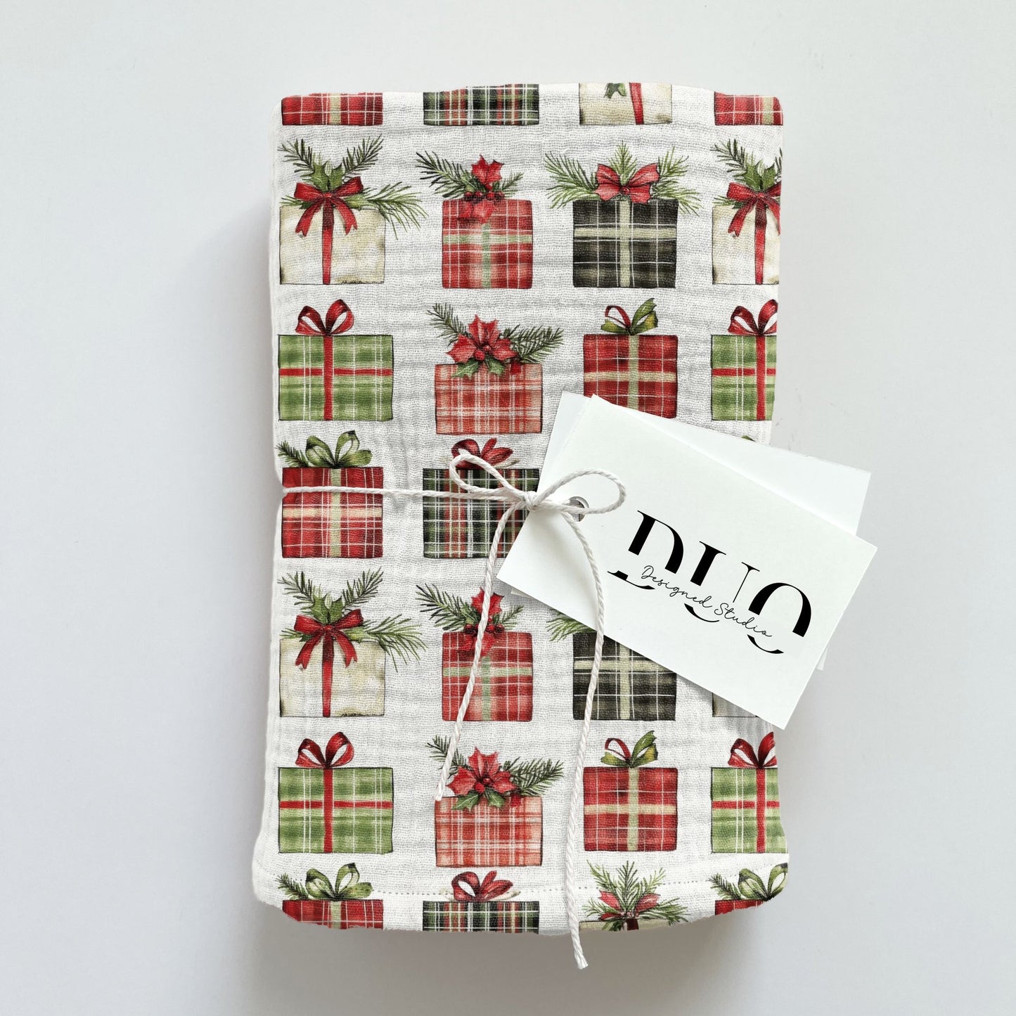 Red & Green Christmas Presents Digital Seamless Pattern