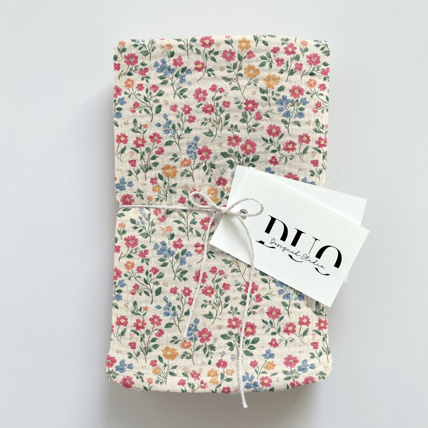 Dainty Red Ditsy Digital Seamless Pattern