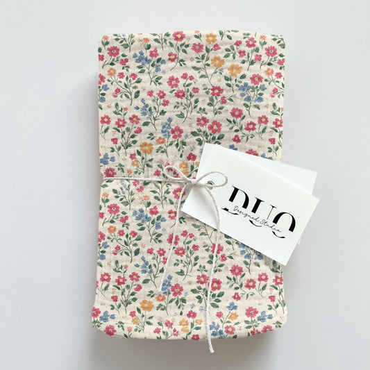 Dainty Red Ditsy Digital Seamless Pattern