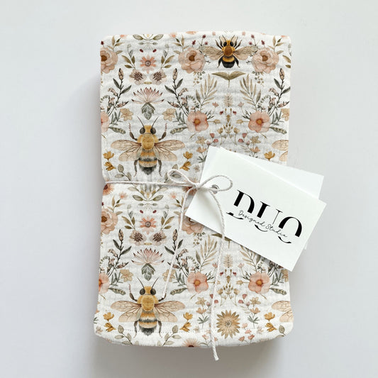 Floral Bees Digital Seamless Pattern