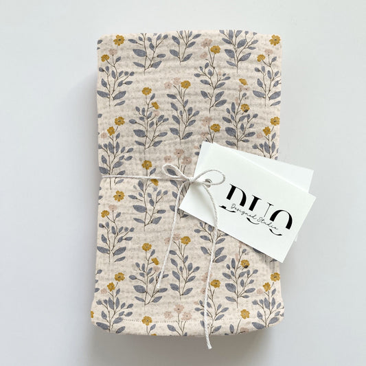 Neutral Delicate Ditsy Digital Seamless Pattern