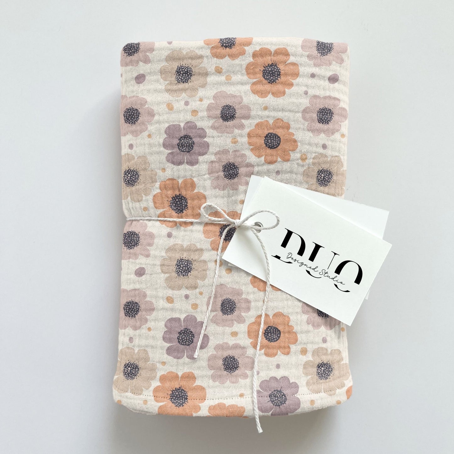 Retro Flower Heads Digital Seamless Pattern