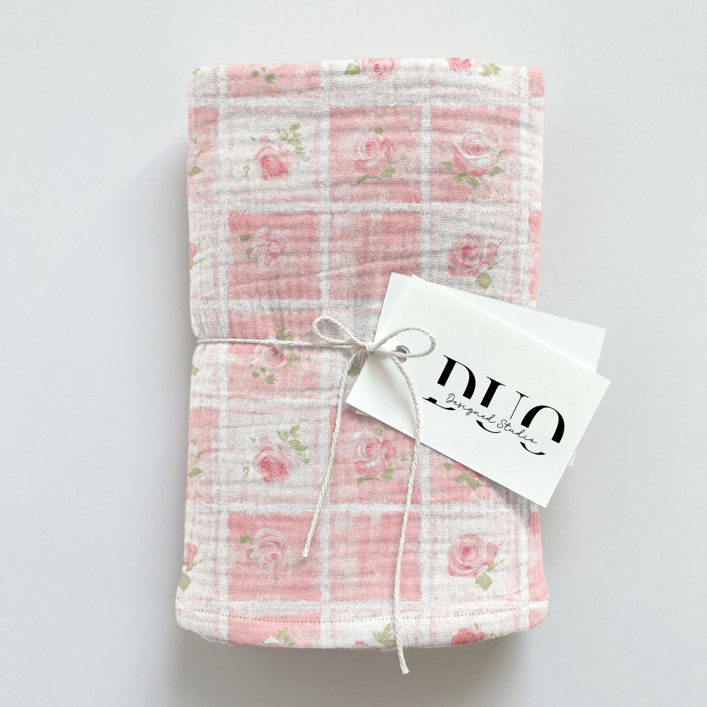Pink Roses Patchwork Quilt Digital Seamless Pattern