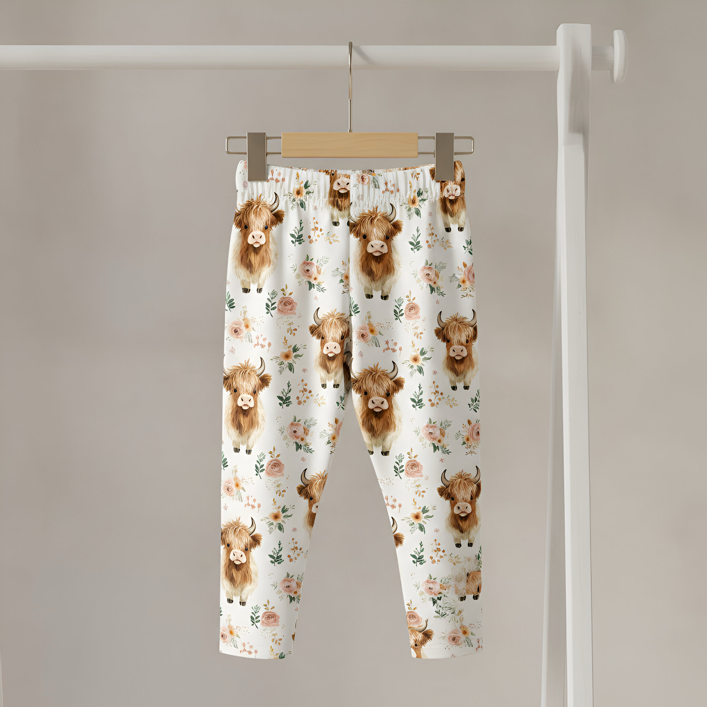 Floral Watercolour Highland Cow Digital Seamless Pattern