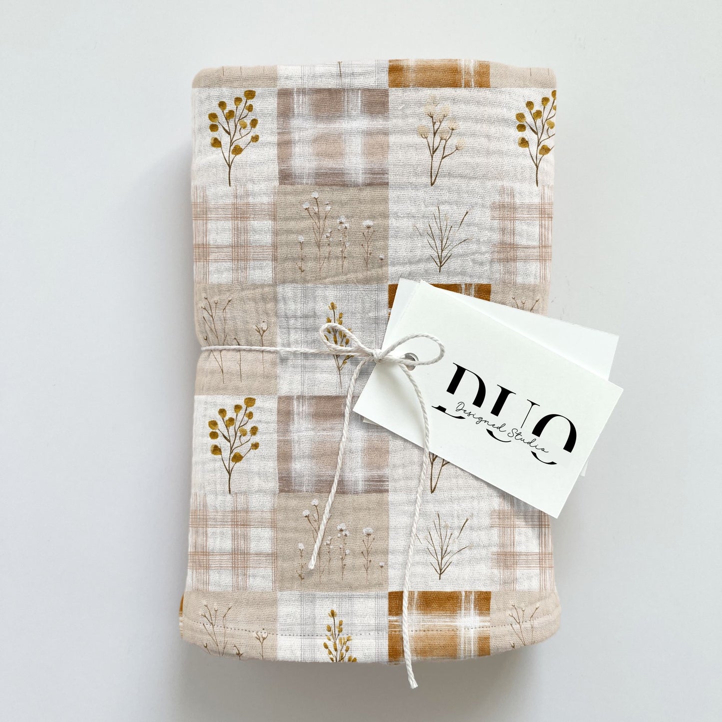 Beige Floral Gingham Digital Seamless Pattern