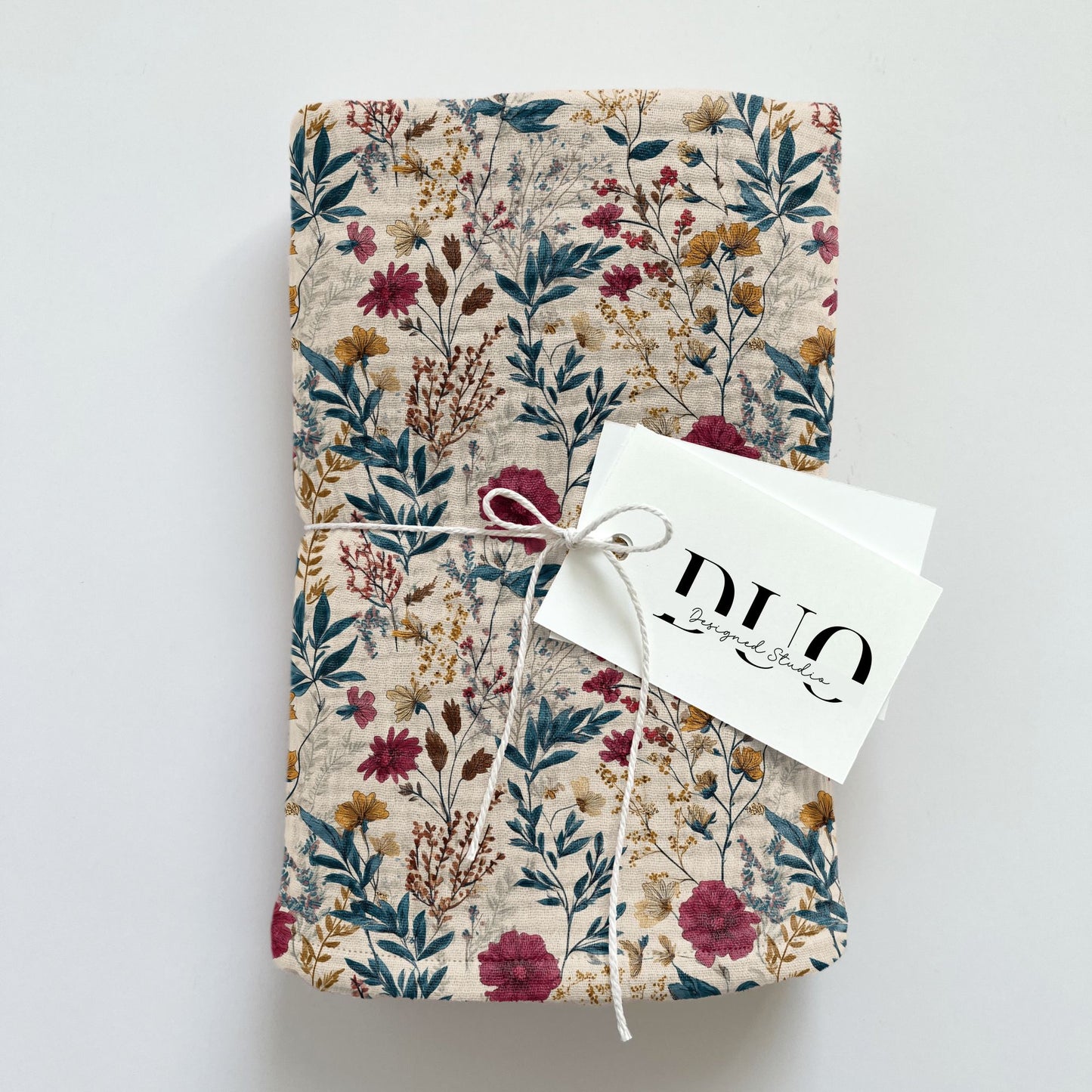 Bright Wildflower Digital Seamless Pattern