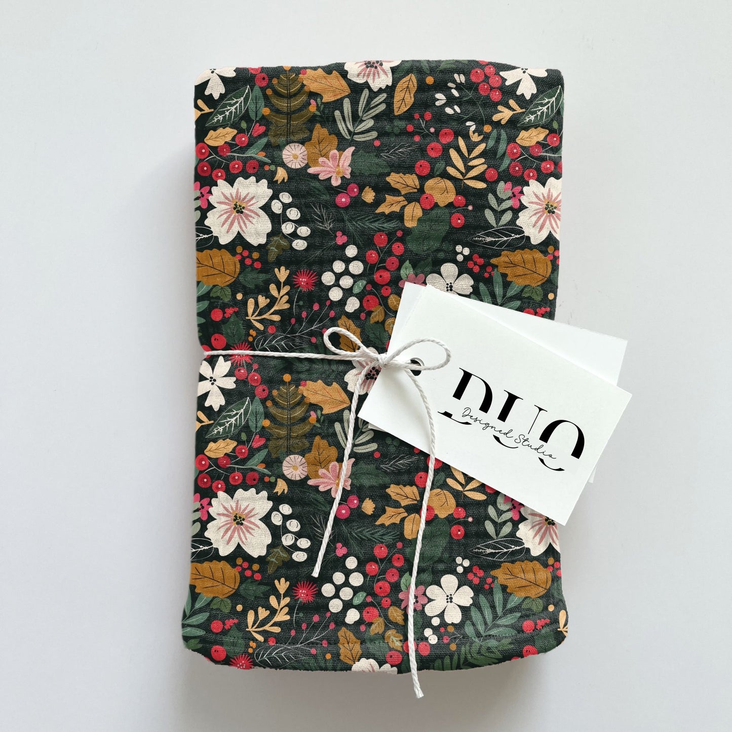 Christmas Floral Berries Digital Seamless Pattern