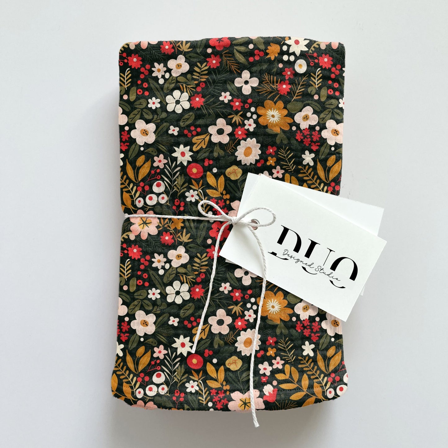 Christmas Floral Fiesta Digital Seamless Pattern