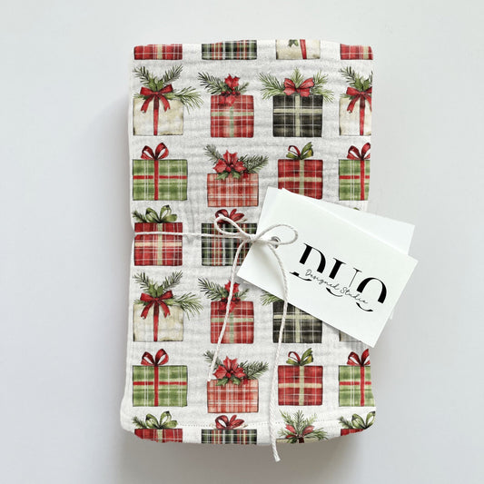 Red & Green Christmas Presents Digital Seamless Pattern