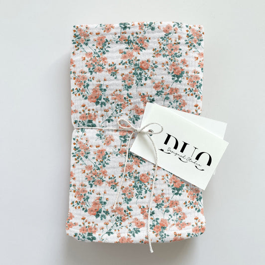 Coral Green Bouquets Digital Seamless Pattern