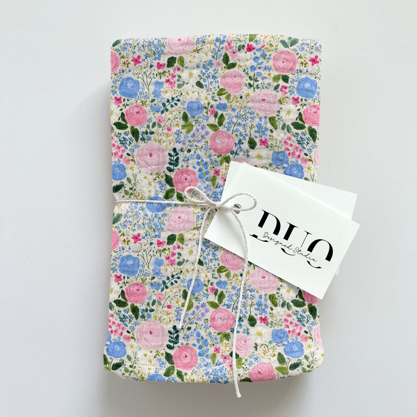 Cream Floral Garden Digital Seamless Pattern