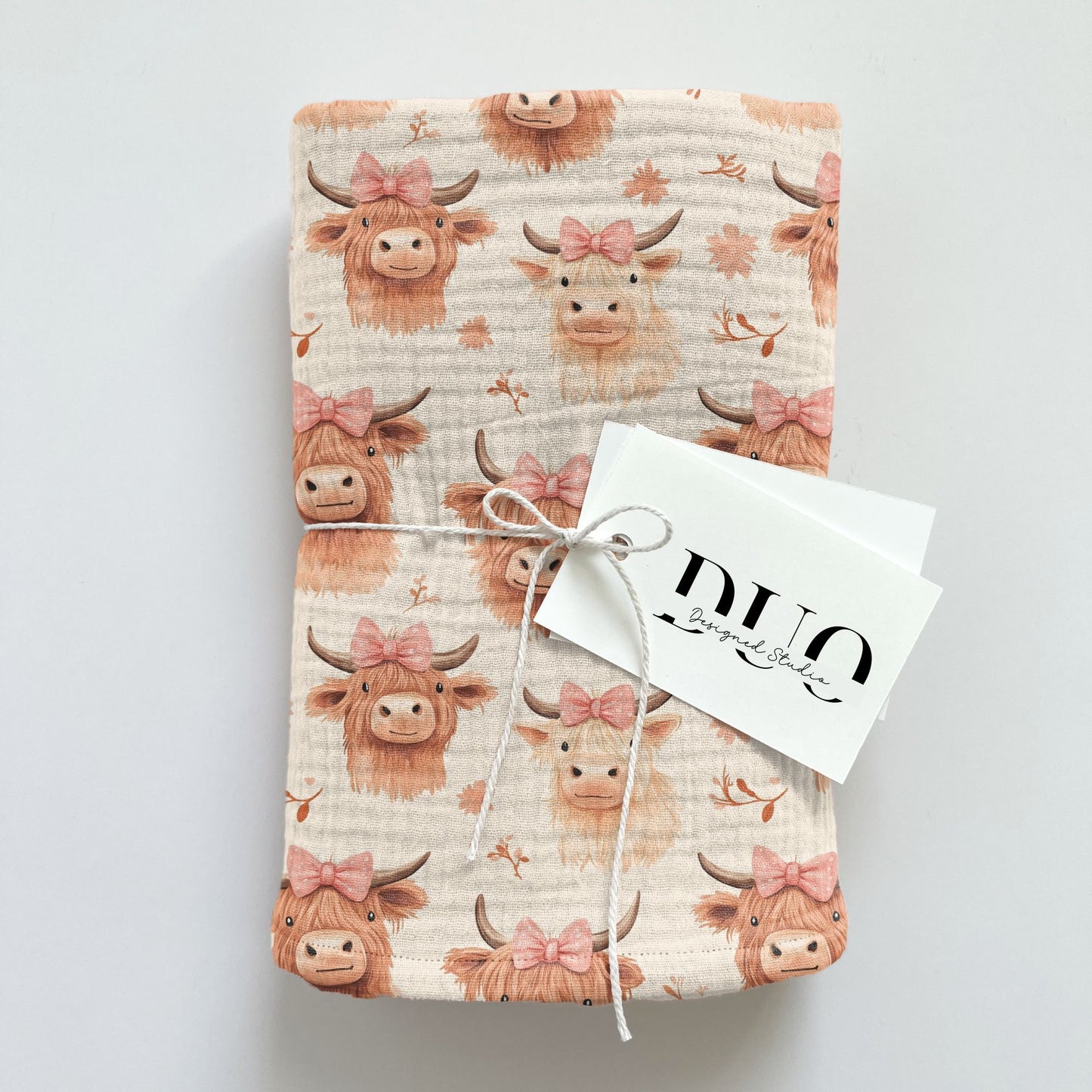 Cute Coquette Highland Cows Digital Seamless Pattern
