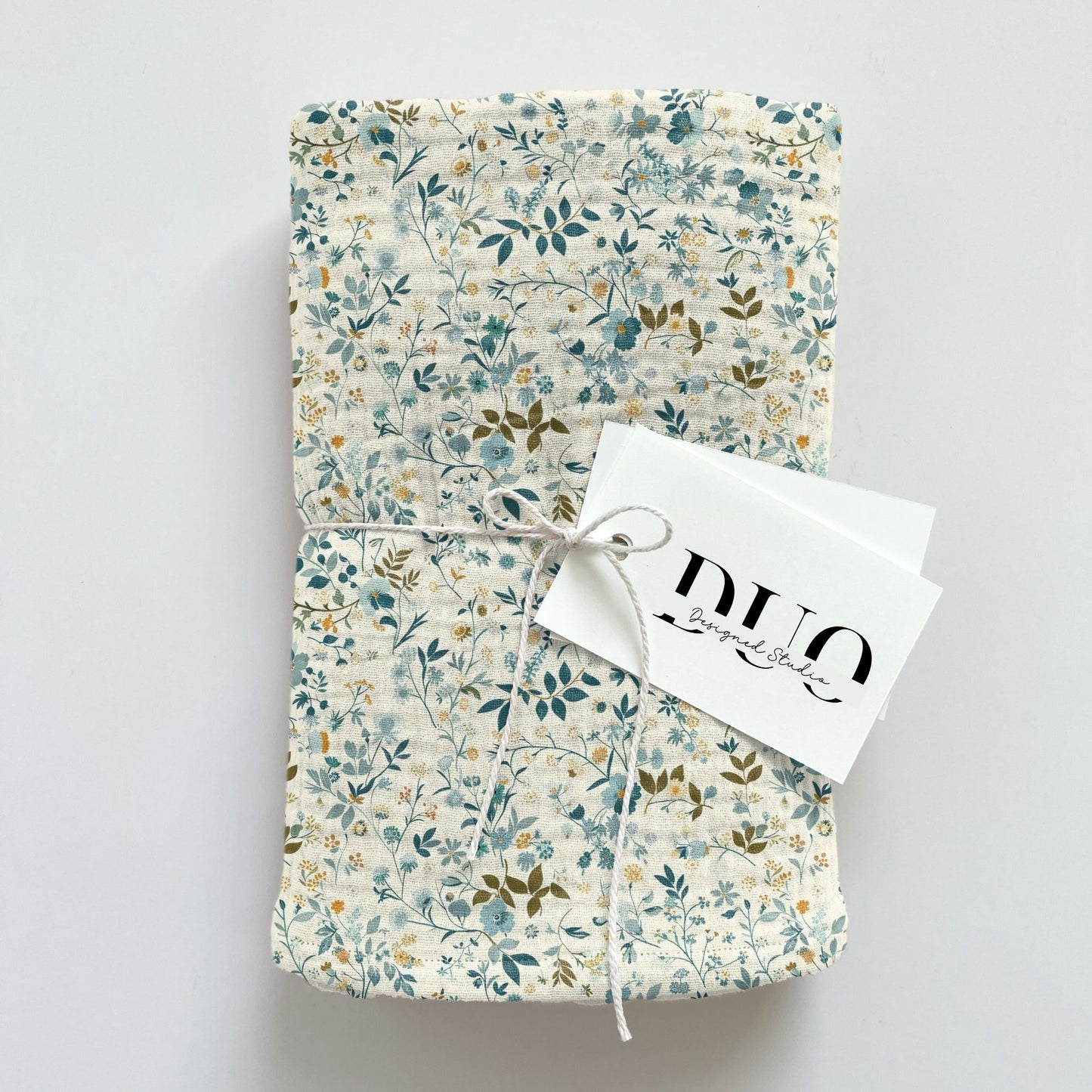 Dainty Blue Ditsy Digital Seamless Pattern