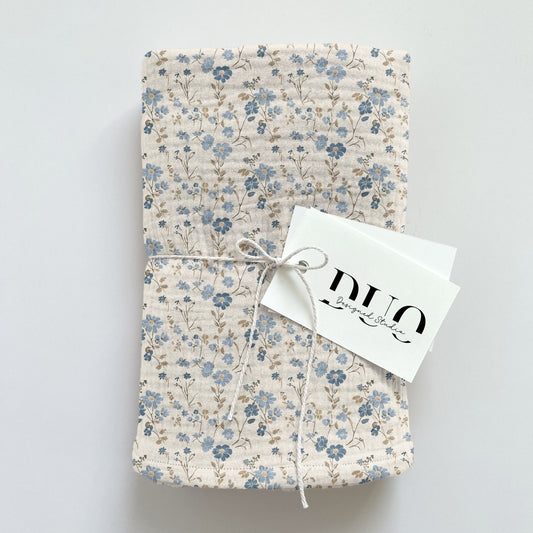 Dainty Blue Floral Digital Seamless Pattern