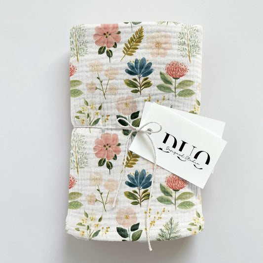 Dainty Glitter Wildflower Digital Seamless Pattern