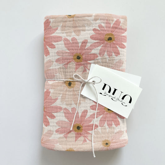 Daisies in Pink Digital Seamless Pattern