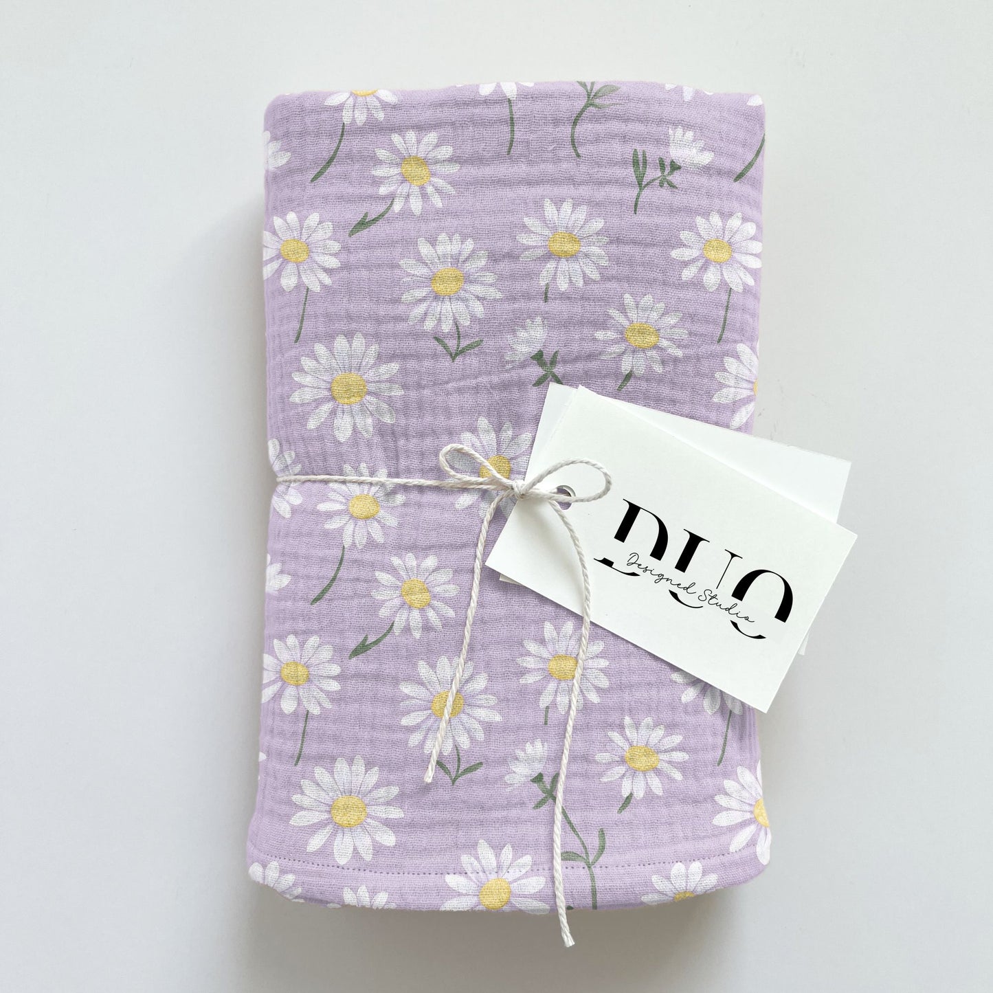 Daisies on Lilac Digital Seamless Pattern