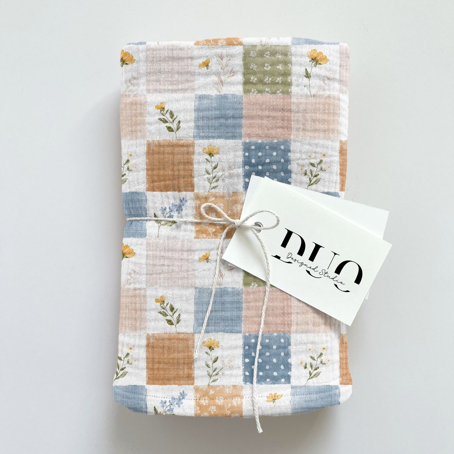 Farmhouse Patchwork Quilt Digital Seamless Pattern