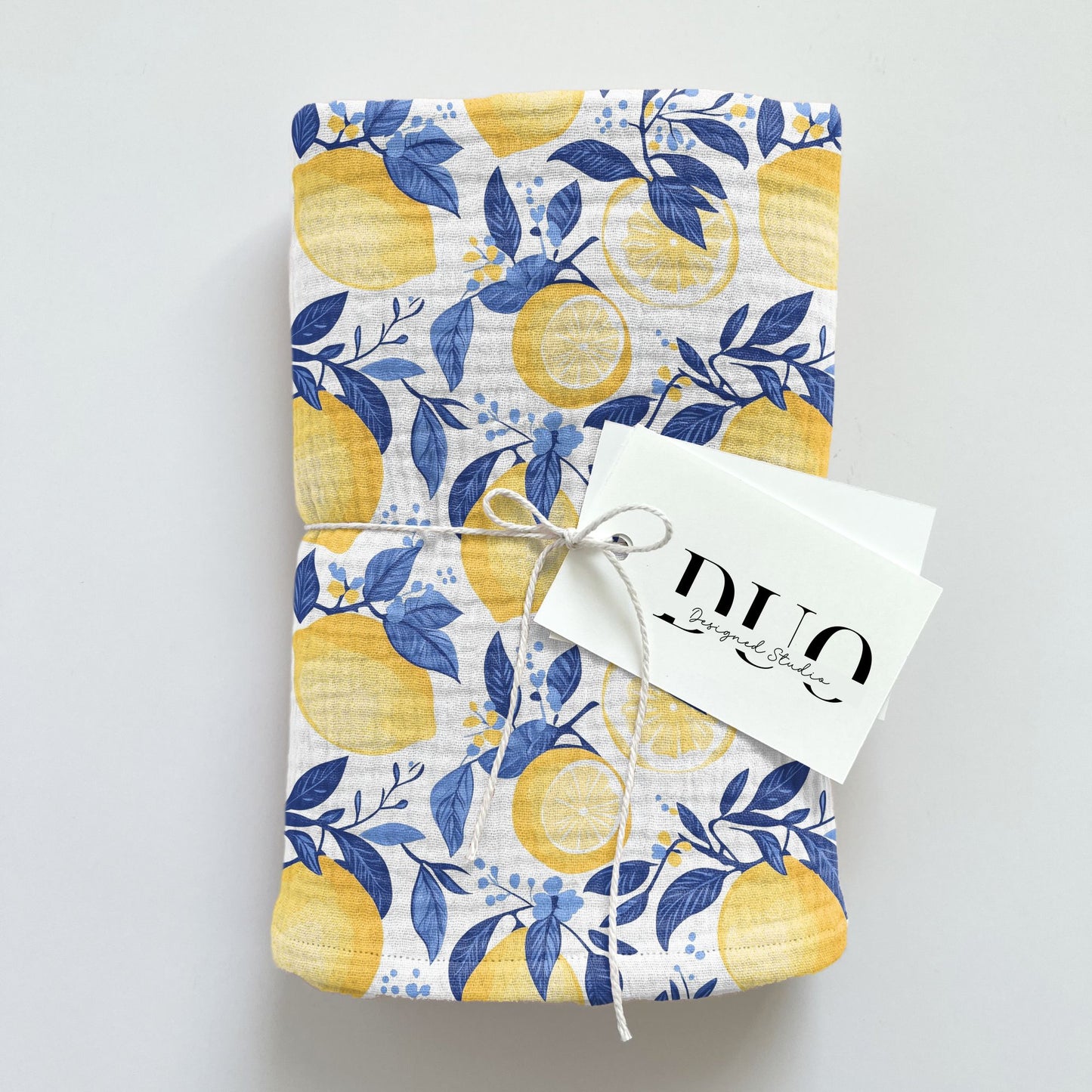 Light Lemons Digital Seamless Pattern