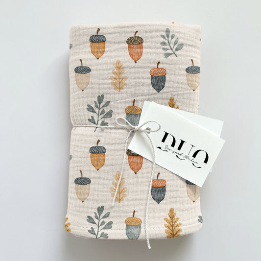 Neutral Acorns & Leaves Digital Seamless Pattern