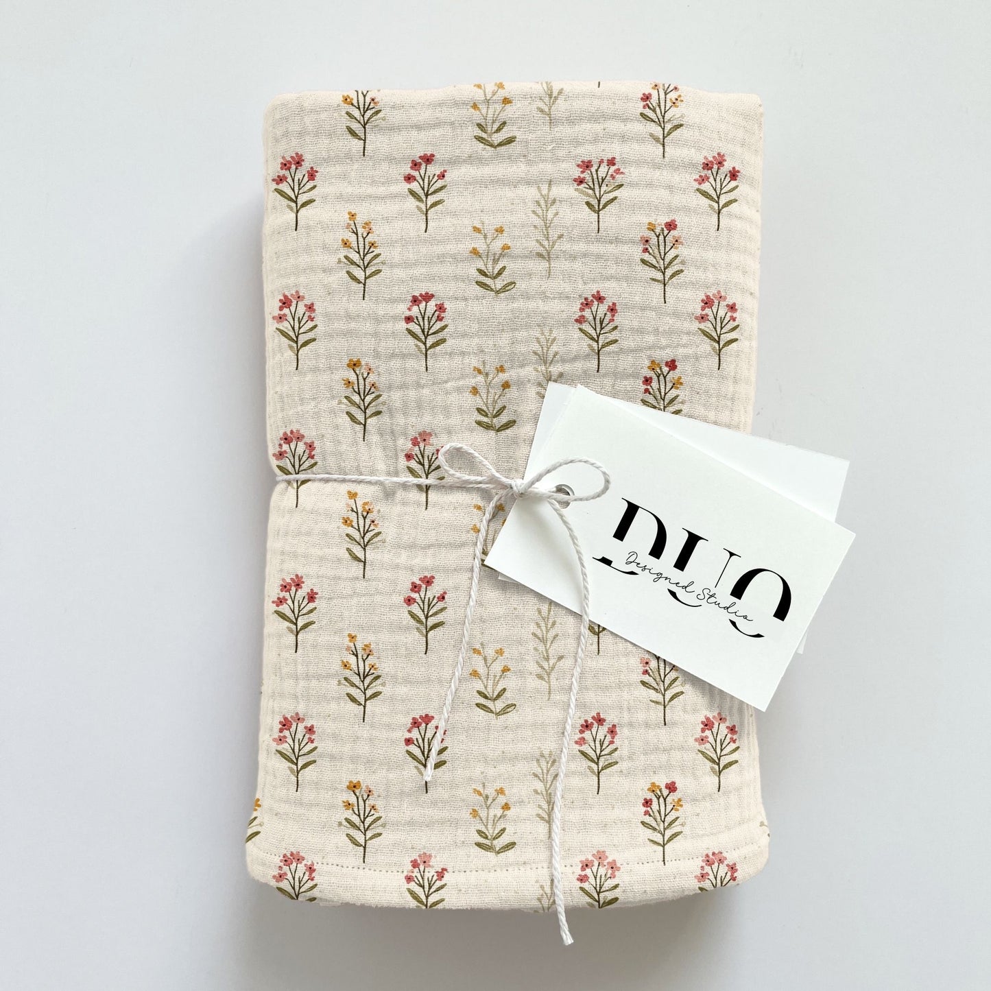Neutral Floral Bunches Digital Seamless Pattern