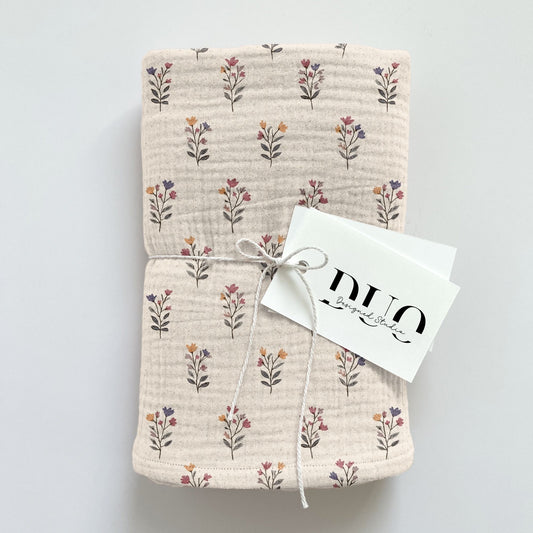 Neutral Flower Bunches Digital Seamless Pattern