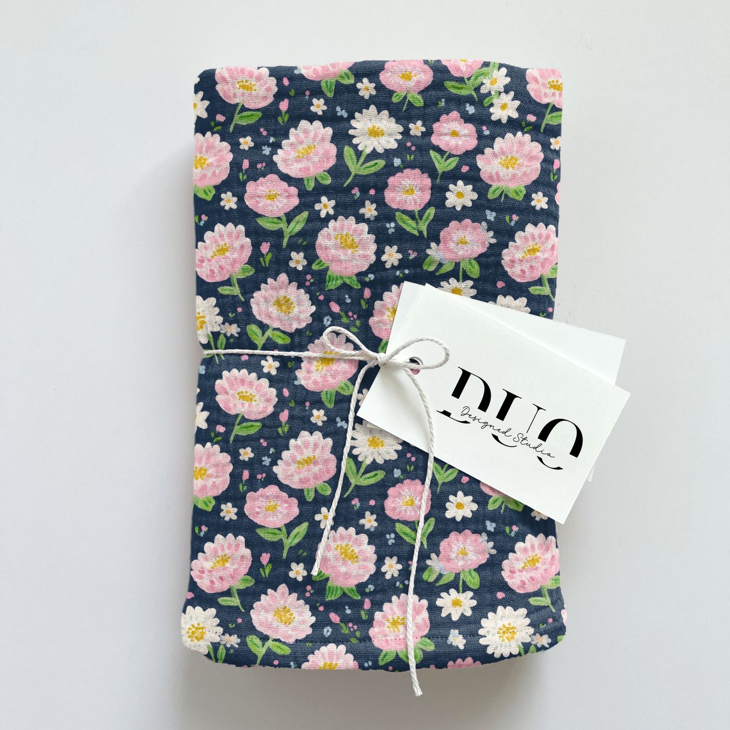 Pink Daisy Blooms Digital Seamless Pattern