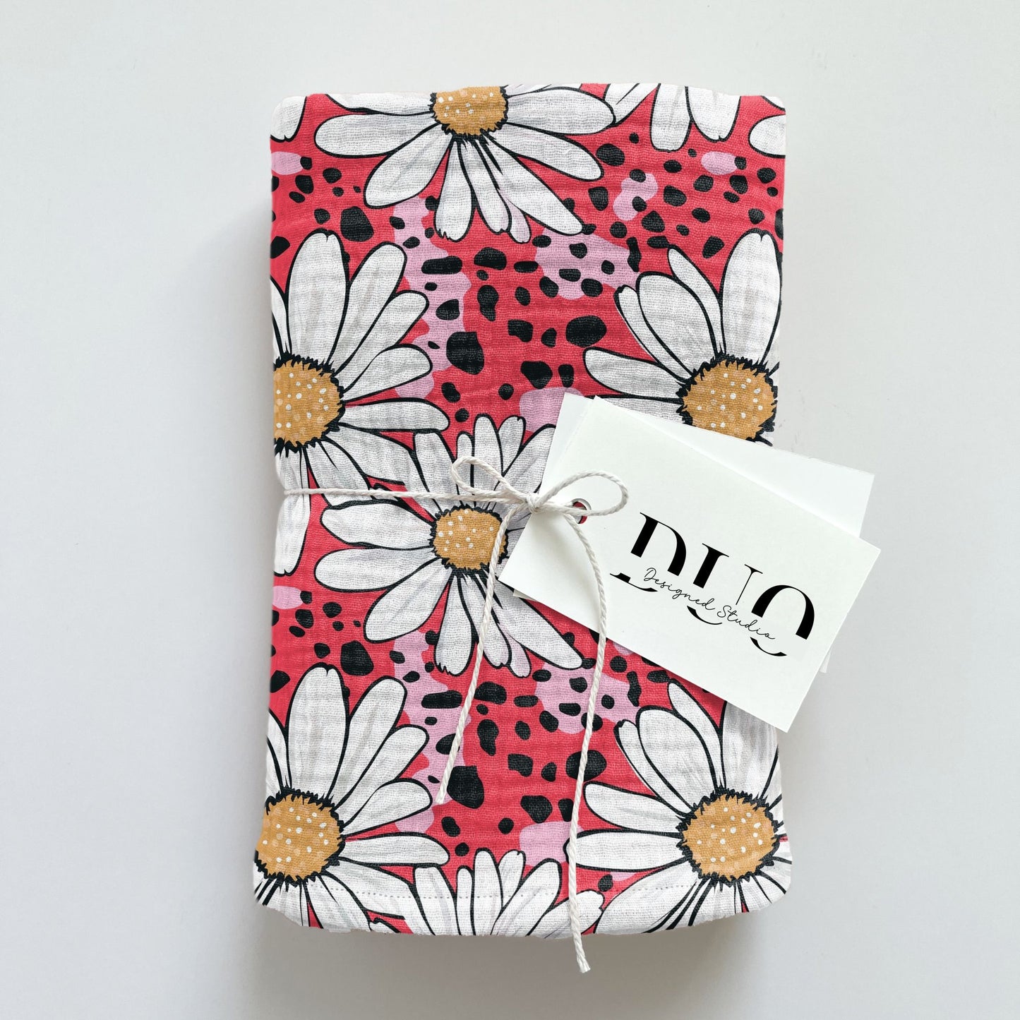 Pink Leopard Print Daisies Digital Seamless Pattern