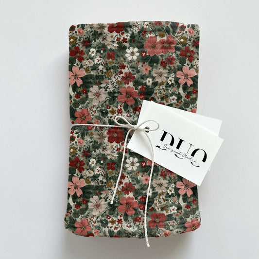 Traditional Christmas Ditsy Floral Digital Seamless Pattern