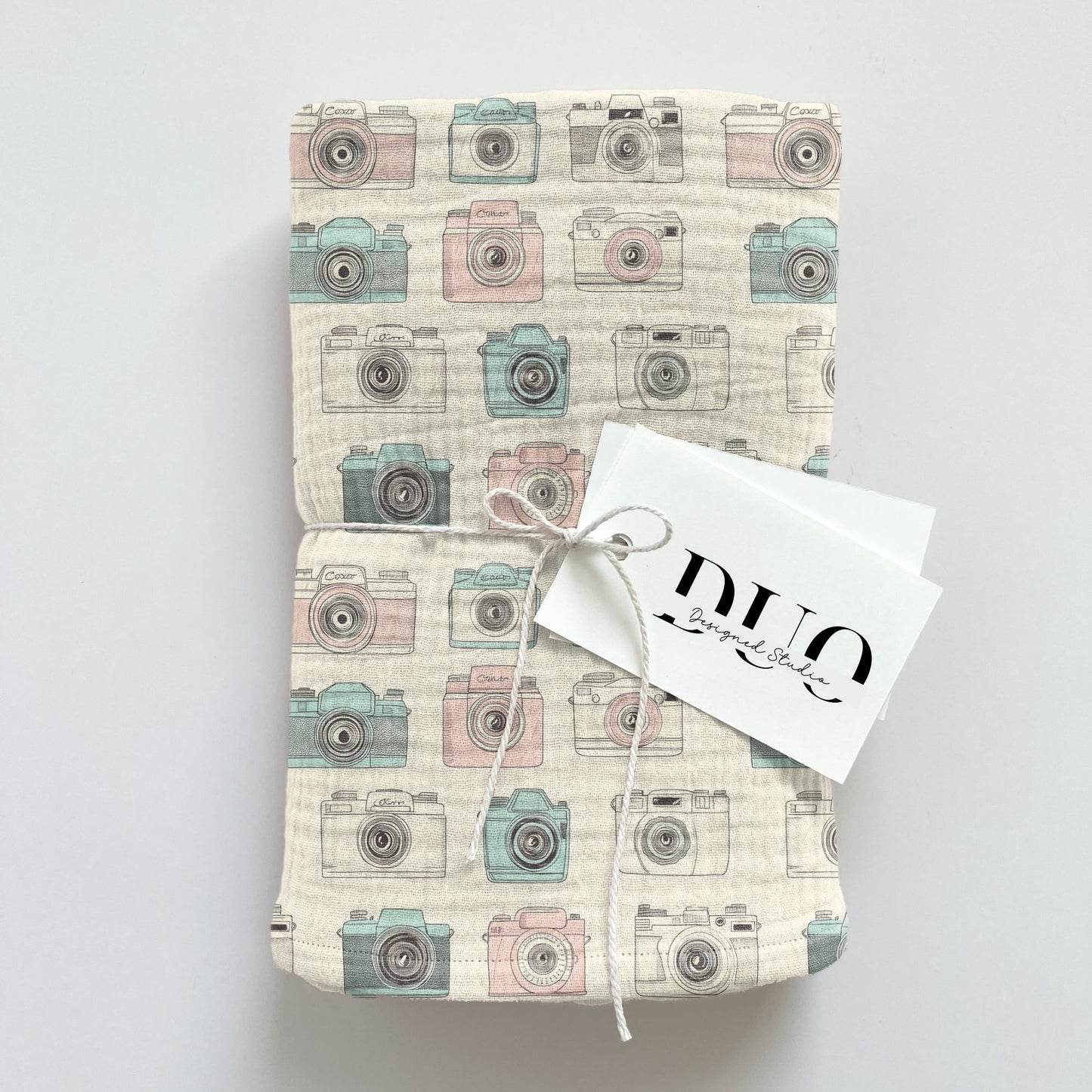 Vintage Cameras Digital Seamless Pattern